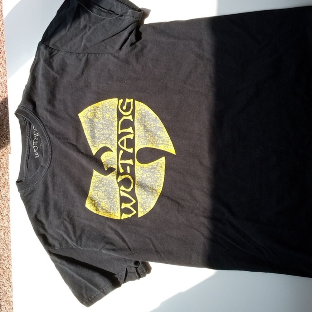 Old worn out wu-tang tee